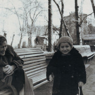 Нина Володарская с сыном Владимиром. Около 1959 года