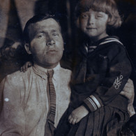 Ефим Терентьевич Куликов с дочерью Тамарой. Начало 1930-х годов